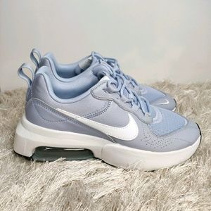 white nike dad shoes